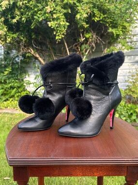 Betsey Johnson Vintage Black Italian Leather Real Fur Pom Stiletto Ankle Boots